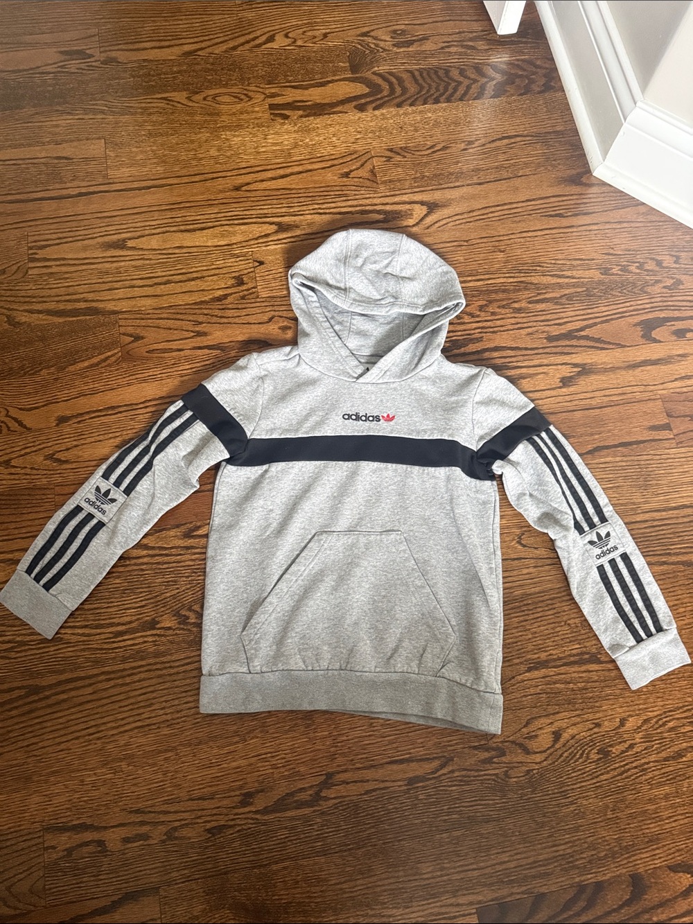 Boys, Adidas sweatshirt size small